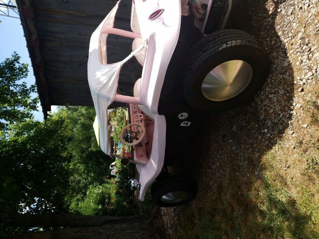 1960 Volkswagen Dune Buggy pink