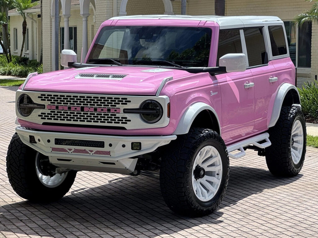 2025 Ford Bronco Custom Lifted Pink Outer Banks V6 Hard Top