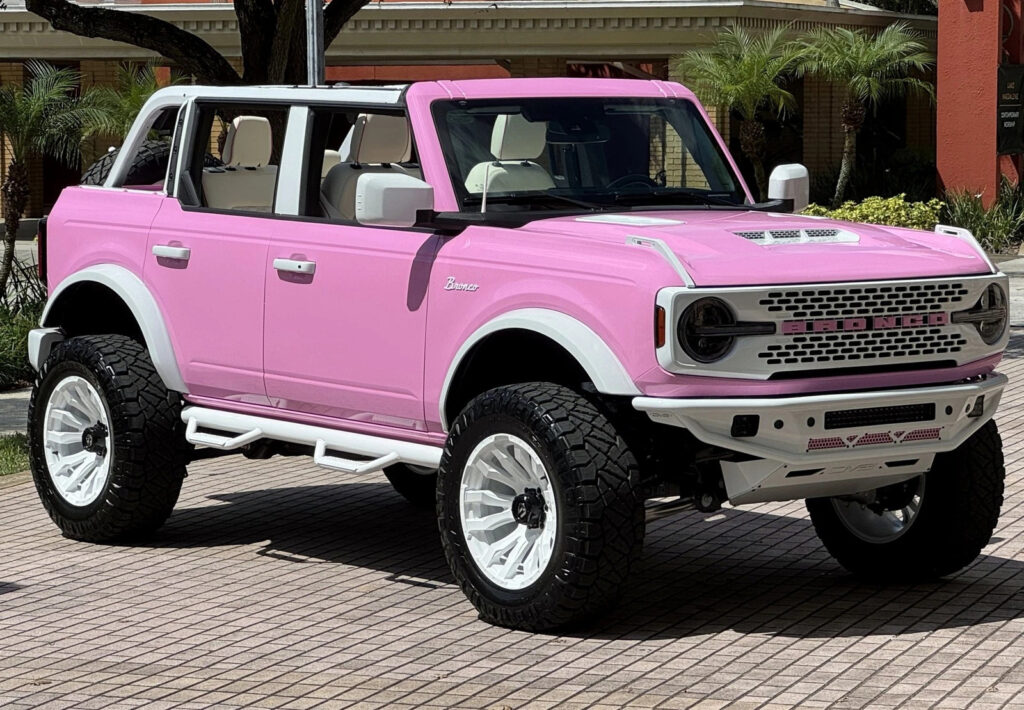2025 Ford Bronco Custom Lifted Pink Outer Banks V6 Hard Top
