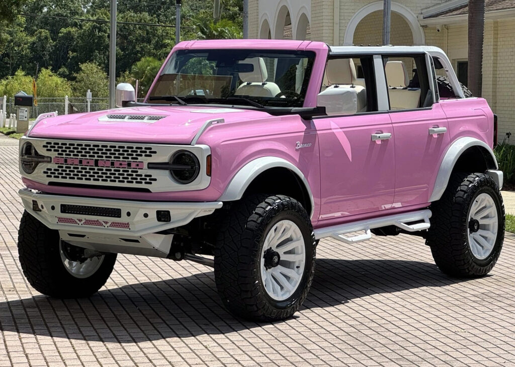 2025 Ford Bronco Custom Lifted Pink Outer Banks V6 Hard Top